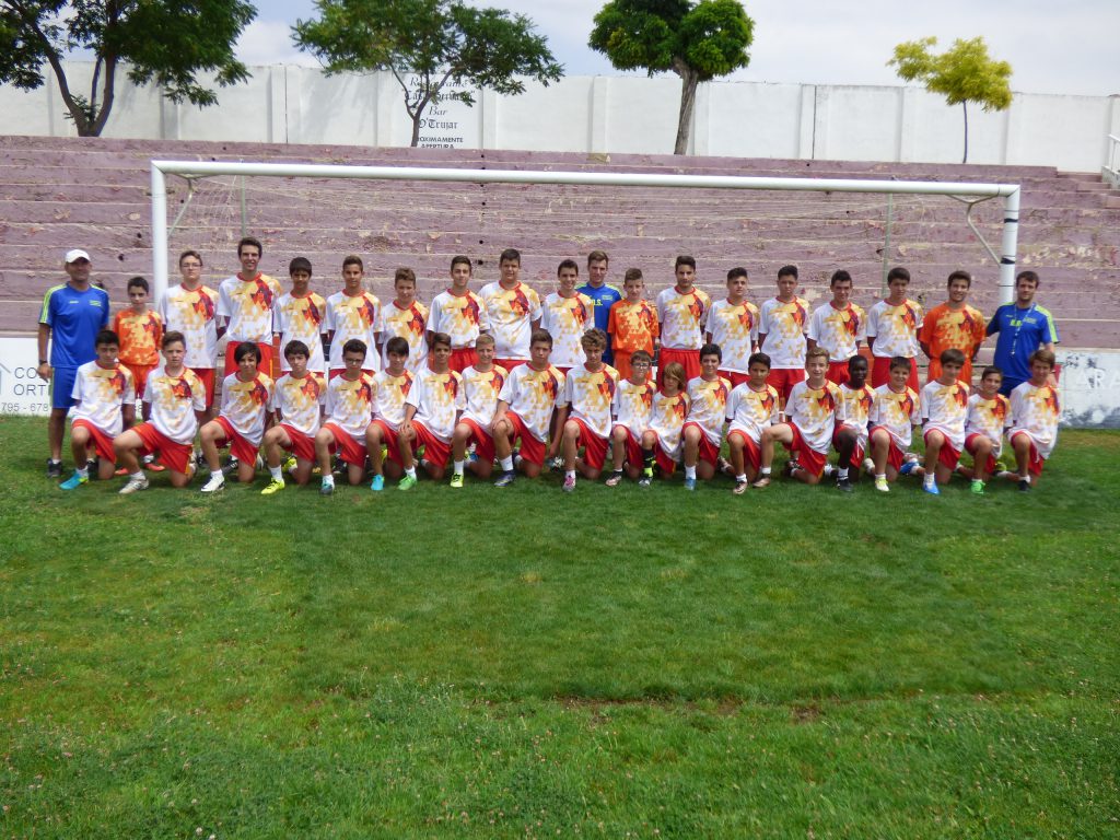 Campus de fútbol en Barbastro (foto de Ángel Huguet).