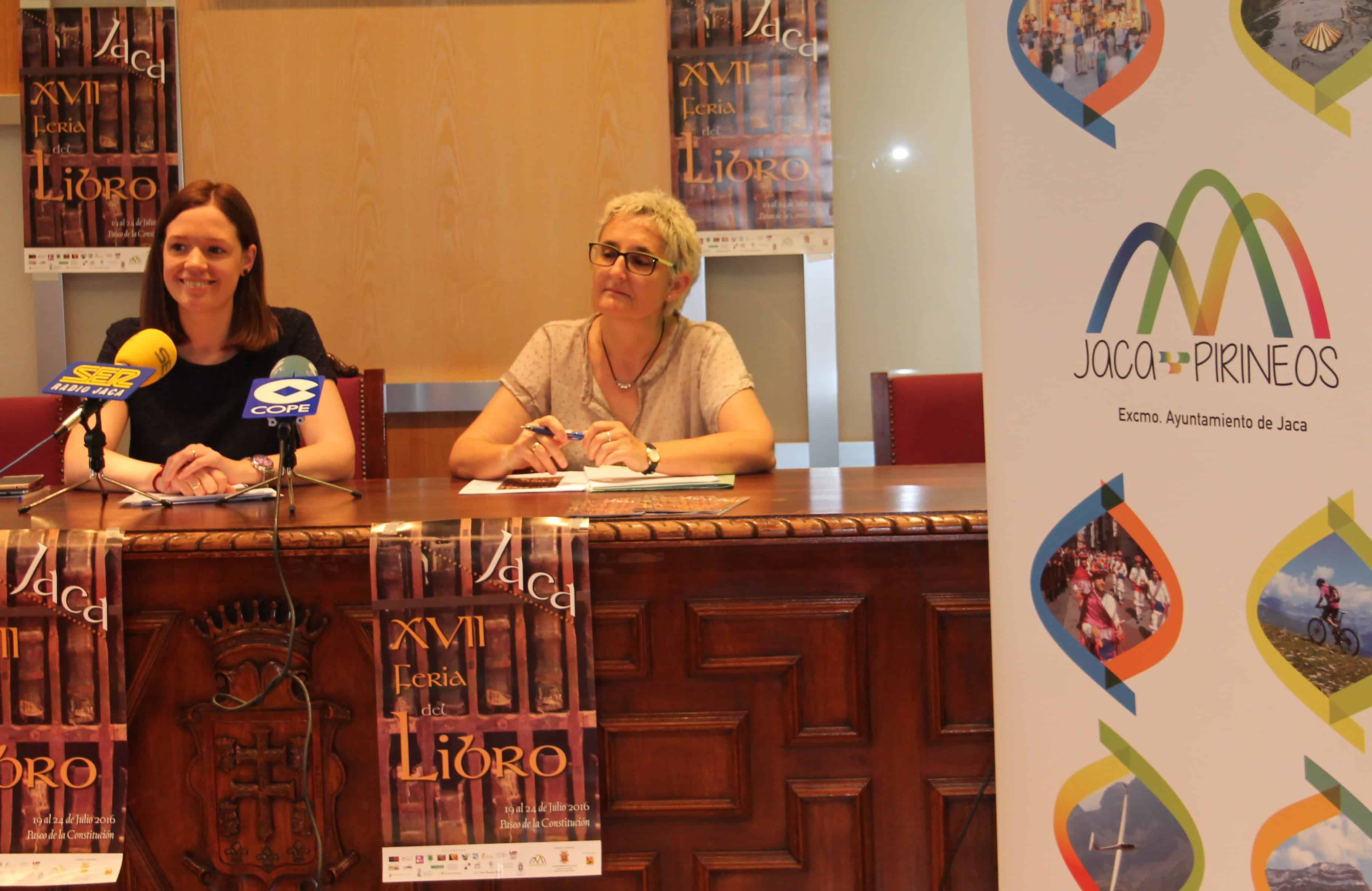 Susana Lacasa y María Fernández han presentado la Feria del Liibro de Jaca.