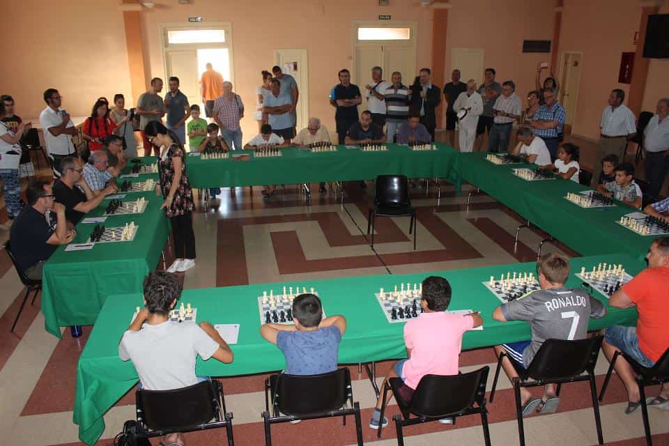 Simultáneas X Torneo Internacional de Ajedrez