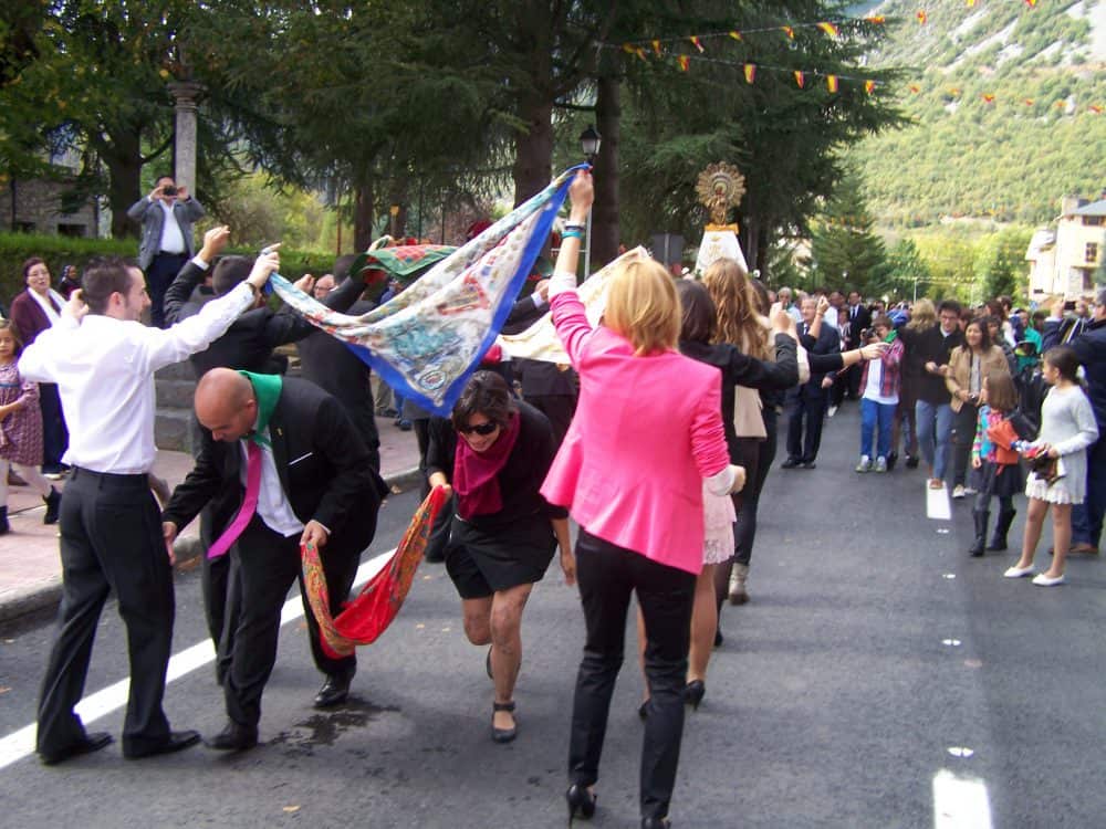 bailoe del pañuelo en castejón de sos (Fotografía: Angel Gayúbar)