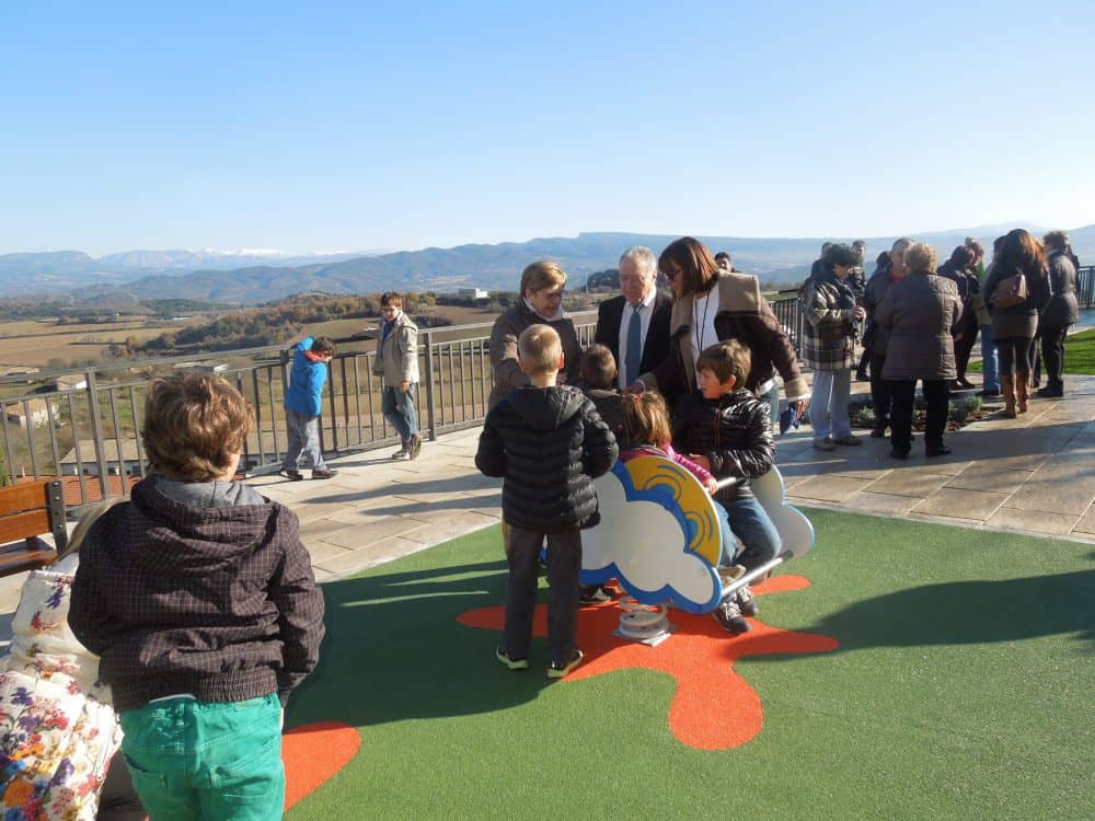 un momento d ela inauguración del remodelado parque (Fotografía: DPH)