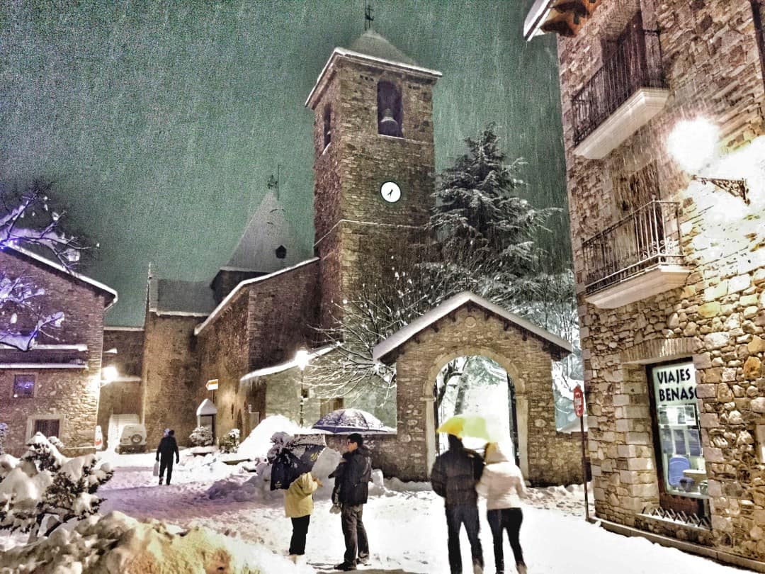Benasque nevado, una de las fotografías con que concursa la villa pirenaica (Fotografía: Marcos Liminiana)