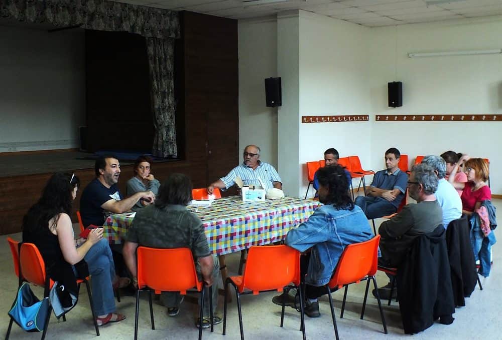 una instantánea de la asamblea del pasado viernes (Fotografía: Carlos González)