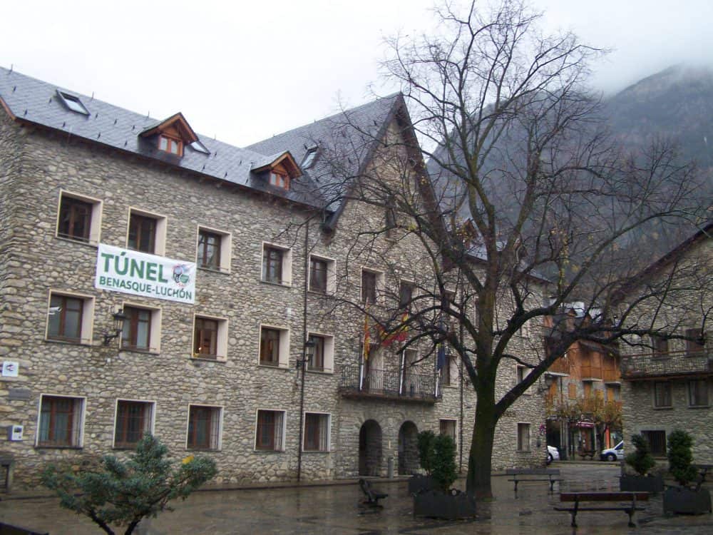 Casa consistorial de Benasque (Fotografía: Angel Gayúbar)