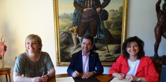Ayuntamiento y Comercio firman el convenio anual para dinamizar el sector en la ciudad por 52.500 euros