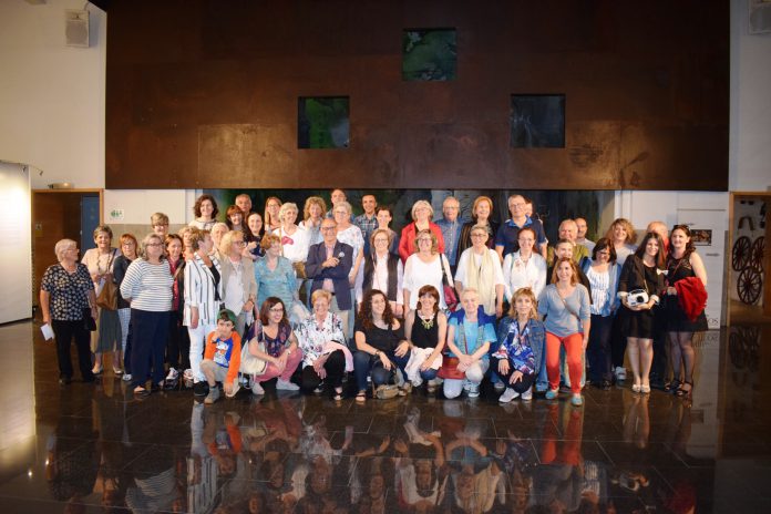 Foto de grupo de profesores y alumnos (Fotografía: Angel Gayúbar)