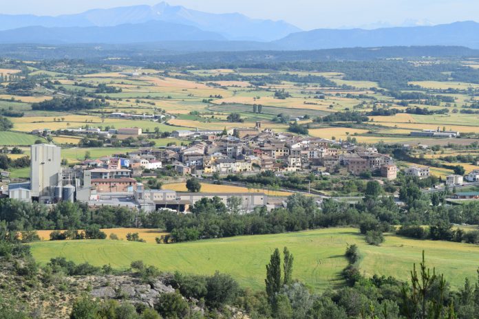 Vista de Capella, una de las dos sedes de esta Colonia de verano (Fotografía: Angel Gayúbar)
