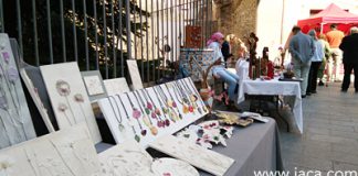 JACA: Mercados conjuntos Jaca Pirineos; artesanía, pintura y productores locales