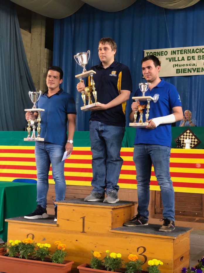 Podio final del Open benasqués (Fotografía: José Luis Samitier)