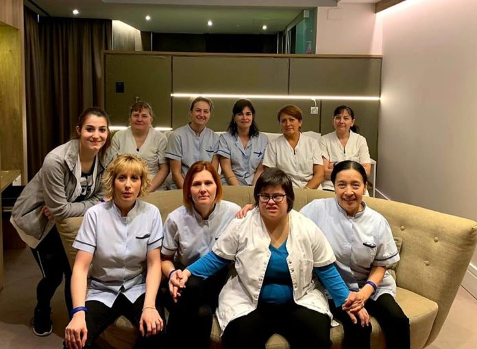 Esther ha comenzado a trabajar en el hotel de Binéfar