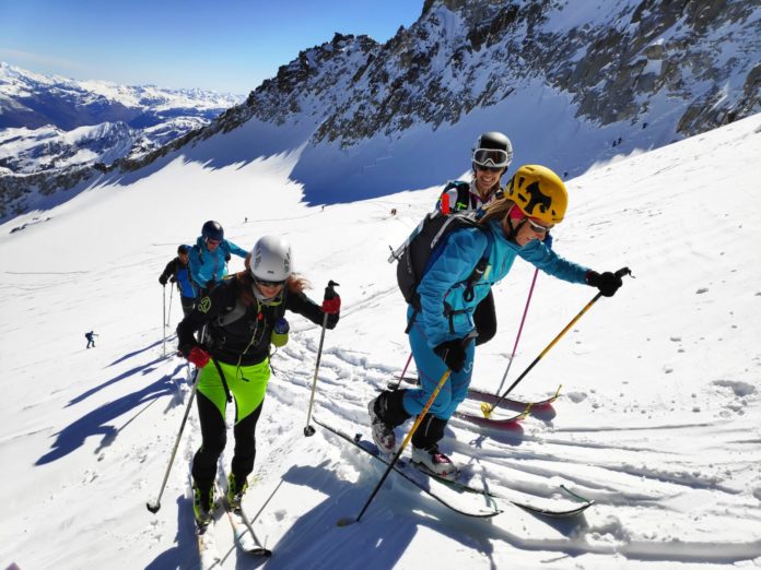 Un momento de la ascensión al Collado (Foto: ADHB)