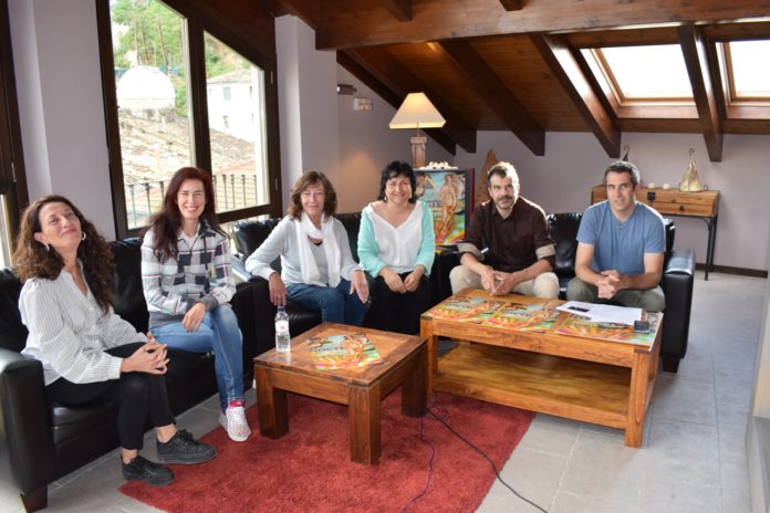 Organizadores del Festival y algunas de las artistas grausinas participantes en esta próxima edición en la presentación de NOCTE 2019 (Foto: Angel Gayúbar)