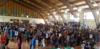 Llega el Torneo del Valle Escondido, la fiesta del baloncesto en el Valle de Benasque Participantes de la pasada edición en el pabellón de Benasque (Foto: Servicio especial)