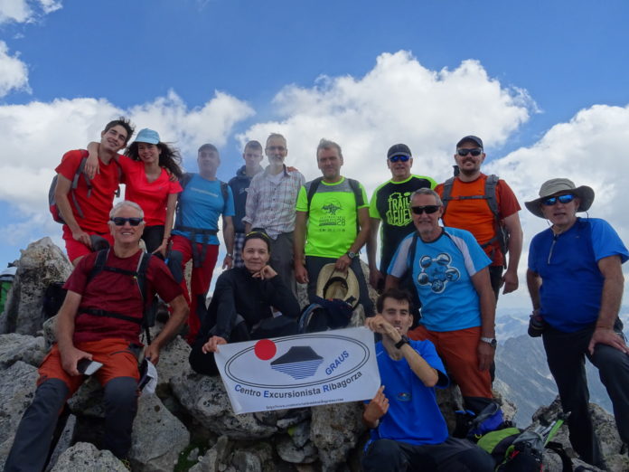 Excursionistas del CER en la cima del Russell (Foto: CER)