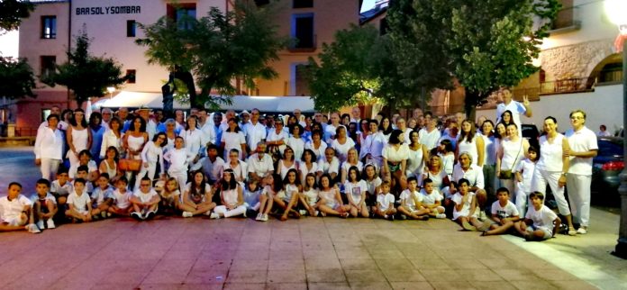 Los participantes, en una foto de grupo antes de iniciar la celebración (Foto: Yolanda Castelló)