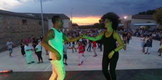 Más de medio millar de bailarines y espectadores en el I Festival Fonz Latino