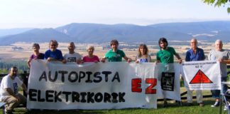 Una instantánea de la reunión en Santa Cruz de Campezo (Álava), el pasado mes de julio, de la Red de Apoyo Mutuo (Foto: Carlos González)