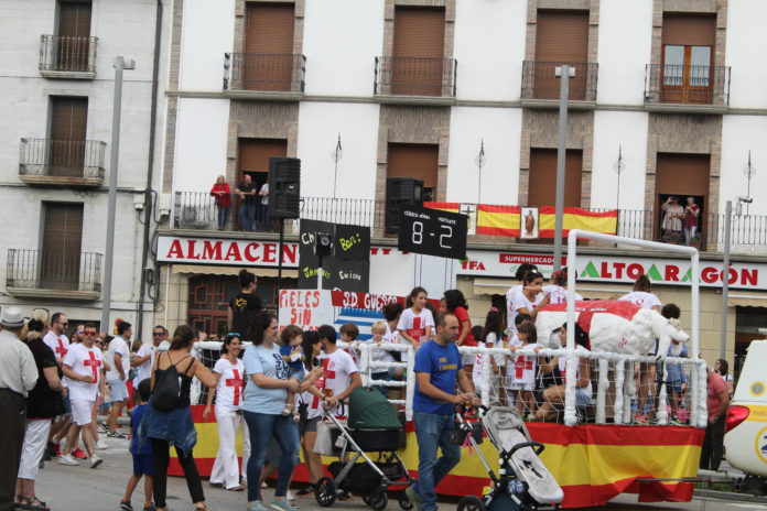 Una de las carrozas participantes en la cabalgata del año pasado (Foto: Angel Gayúbar)