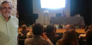 El ponente ante los asistentes a la charla coloquio celebrada en la Casa de la Cultura de Graus (Foto: Servicio especial)