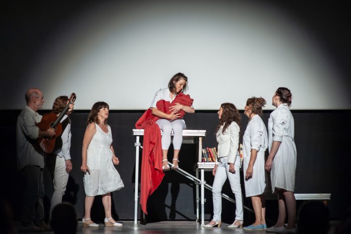 Uno de los montajes del anterior taller de teatro grausino (Foto: Servicio especial)
