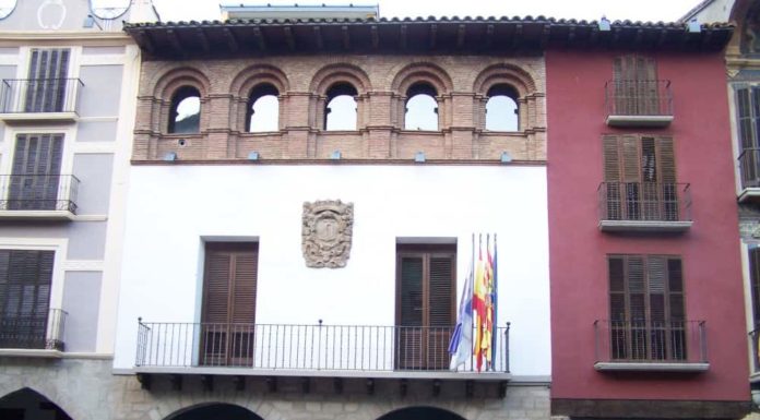 Ayuntamiento de Graus (Foto: Angel Gayúbar)
