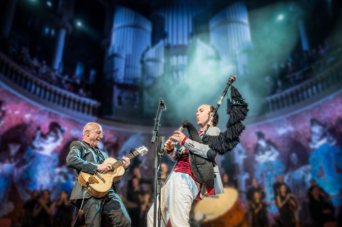 Carlos Núñez, en la imagen en el Palau de la Música, vuelve de nuevo a Graus (Foto: Servicio especial)