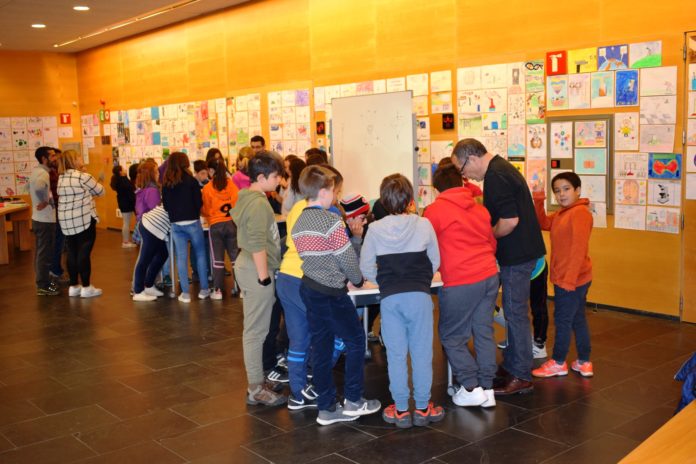 Escolares del valle participando en una de las actividades programadas en 2018 (Foto: Angel Gayúbar)
