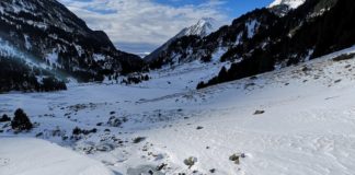 Paisajes nevados y helados este lunes en el entorno de los Llanos del Hospital (Foto: Jorge Mayoral)