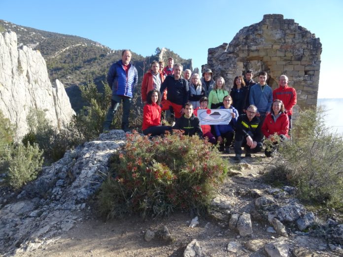 Los excursionistas del CER en la Muralla de Finestras (Foto: CER)