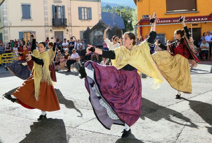 Escarrilla. fiestas