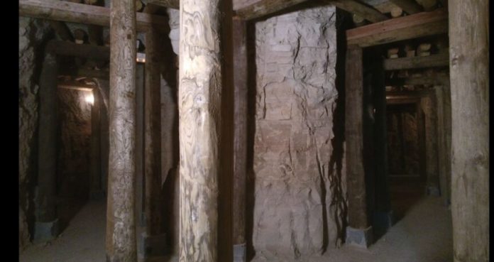 Refugio-anti-aereo-Monegrillo-Cueva-Castillo-Frente-de-los-Monegros-Guerra-Civil-Aragón