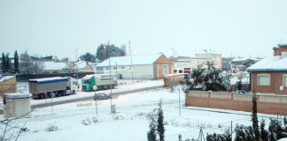 Los Monegros limpia sus carreteras y las calles de sus pueblos