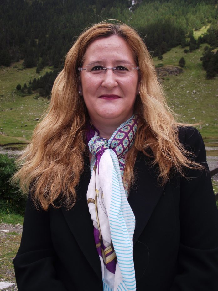 Luz Gabás, la escritora benasquesa sitúa buena parte de sus relatos en el espacio pirenaico (Foto: Servicio especial)oa