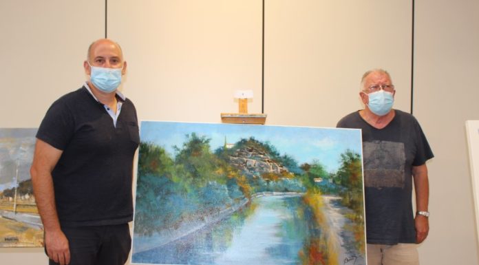 El pintor local Javier Campo recibe el premio de honor del XXIX Concurso de Pintura Rápida de Binéfar