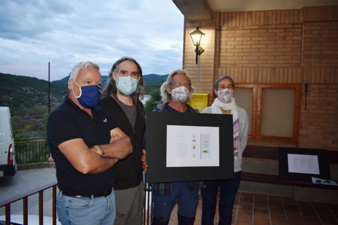 El alcalde, Angel Vidal, los ponentes Jordi Fernández y Miguel Ángel Lapuyade y la presidenta del Laboratorio de Ruralización, Belén Álvarez, en la presentación del proyecto (Foto: Angel Gayúbar)ntación secastilla 1
