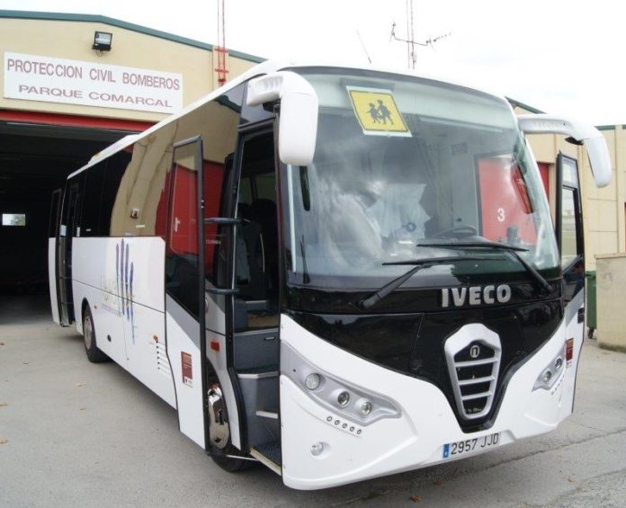 Uno de los vehículos que presta el servicio de transporte escolar en Ribagorza (Foto: Comarca de La Ribagorza)