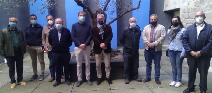 Participantes en la freunión celebrada en la sede de la Comarca de La Ribagorza (Foto: Servicio especial)