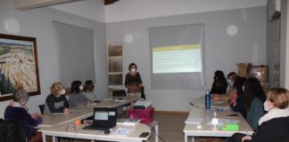 Formación en “Escucha Activa” por Elena Ariste a los profesionales de Servicios Sociales