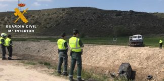 Un fallecido y un herido grave al salirse su turismo de la vía y caer al canal de Monegros