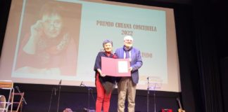 Elena Gusano recibe el Premio Chuana Coscujuela por su trabajo por revitalizar el aragonés ansotano