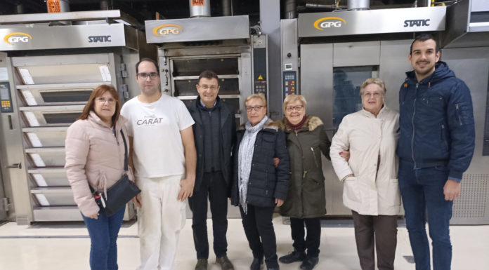 Con el reparto de las “coques” comienzan oficiosamente la Fiestas de San Blas y Santa Águeda de Mequinenza
