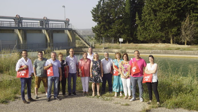 Visita al abrazo de Tardienta con miembros del PSOE Monegros_