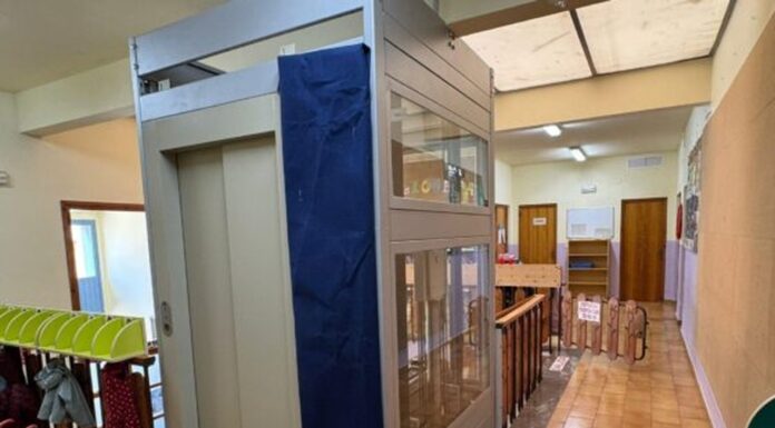 La Escuela Infantil Municipal de Binéfar dispone ya de un ascensor para los alumnos con movilidad reducida