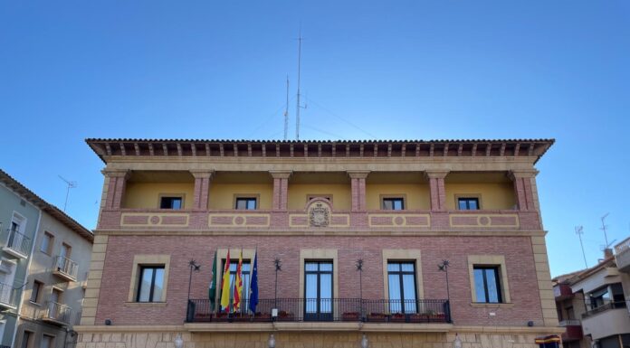 El Ayuntamiento de Fraga licita la rehabilitación de la cubierta del edificio institucional por 175.000 euros