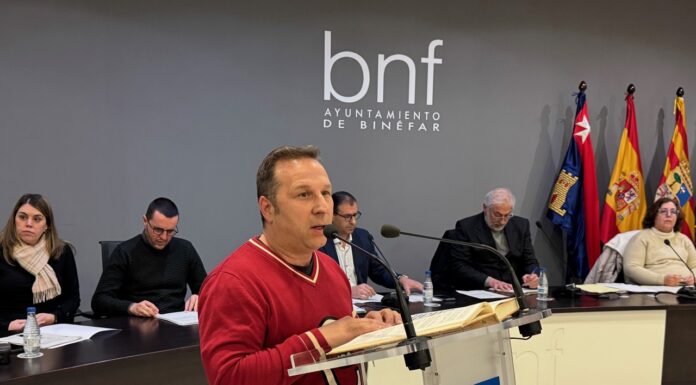 Francis Charles toma posesión como concejal del Ayuntamiento Binéfar por el PSOE