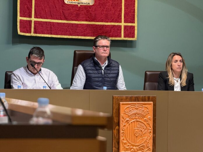 Amadeo Sampietro, Ignacio Gramún y Esther Rubio durante el pleno_