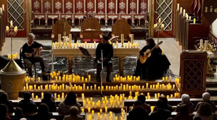 Los boleros y el góspel de Yamile Wilson llenan la Iglesia de San Pedro Apóstol en el inicio de Luz Binéfar