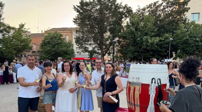 Somontano en Ruta triunfa en Binéfar con cientos de personas disfrutando del vino, la gastronomía, la música y el arte