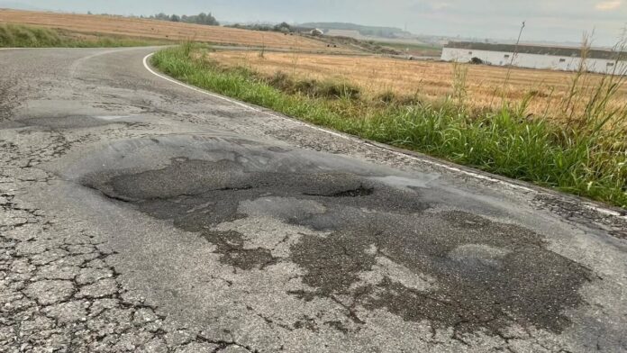aspecto-que-presenta-la-carretera-a-1239
