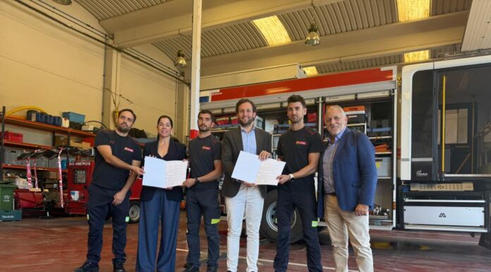 La Diputación Provincial de Huesca y los bomberos formalizan un acuerdo para mejorar sus condiciones laborales